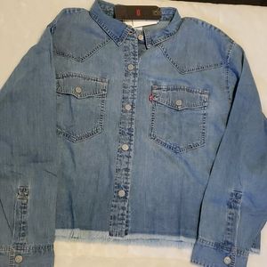 Womens Levis button up shirt